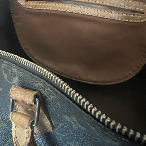 Louis Vuitton Speedy 30 Bag - Picture 7 of 13